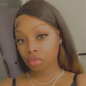 Meet your Posher, Yasmine